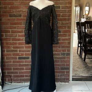 Tadashi Shoji off the shoulder gown Size 12P NWT